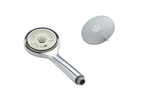 Chrome tenu dans la main de l'ABS TPR de douche de salle de bains claire des impuretés W10cm